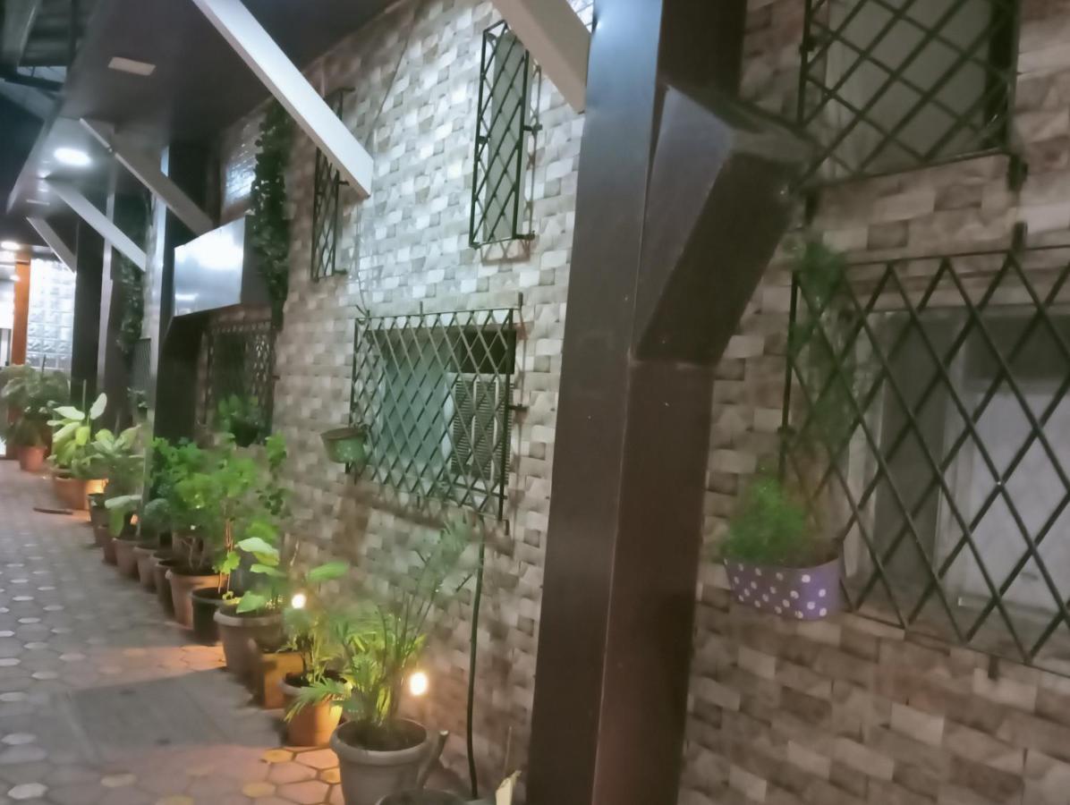 Hotel Qamar Mumbai  Buitenkant foto